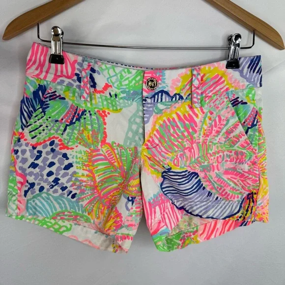 Lilly Pulitzer The Callahan Short sits low Vibrant colors Good Condition size 00 - Picture 1 of 5